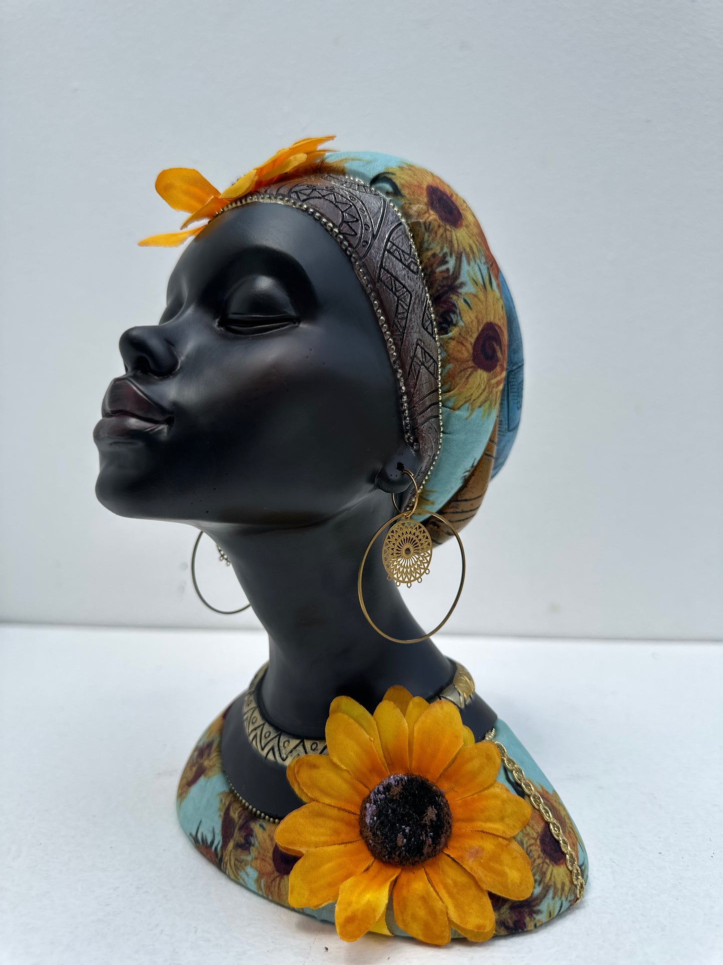 Africa Flower Lady Ornament
