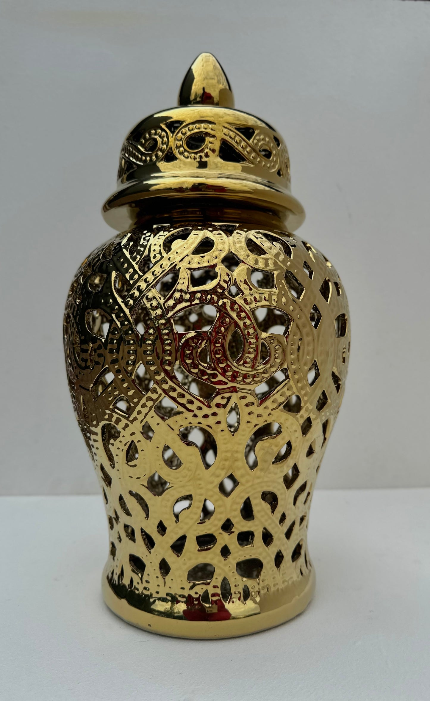 Gold perforated ginger jars (Large)